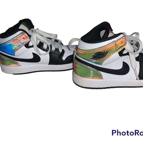 ❌🚫‼️SORRY! SOLD! AIR JORDAN 1 MID SE HEAT COLOR CHANGE KIDS SIZE 13 ❌🚫‼️ - Picture 5 of 10